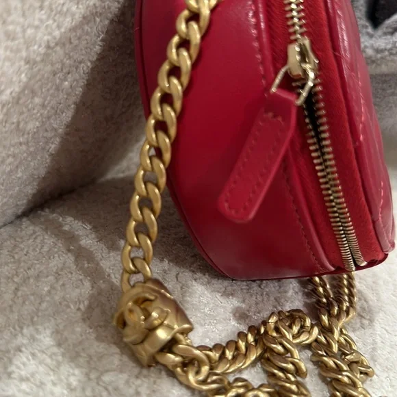 Chanel Round Vanity in great condition - Picture 2 of 7